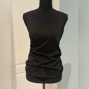 Classic Black Women's Tank Top - Sleek Everyday Layering